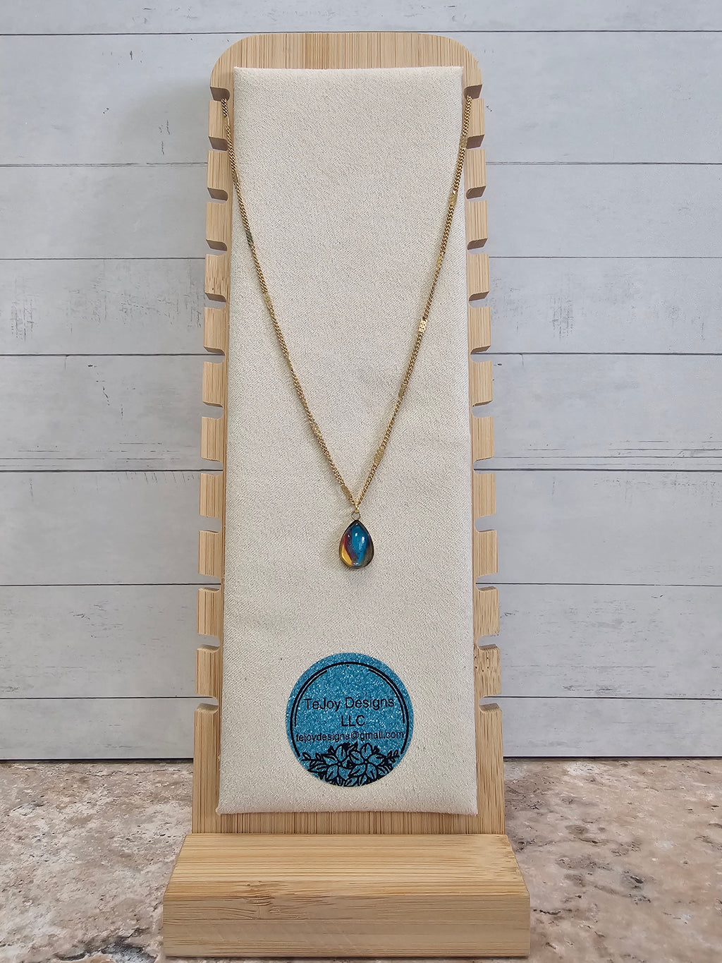 Raindrop Pendant Necklace